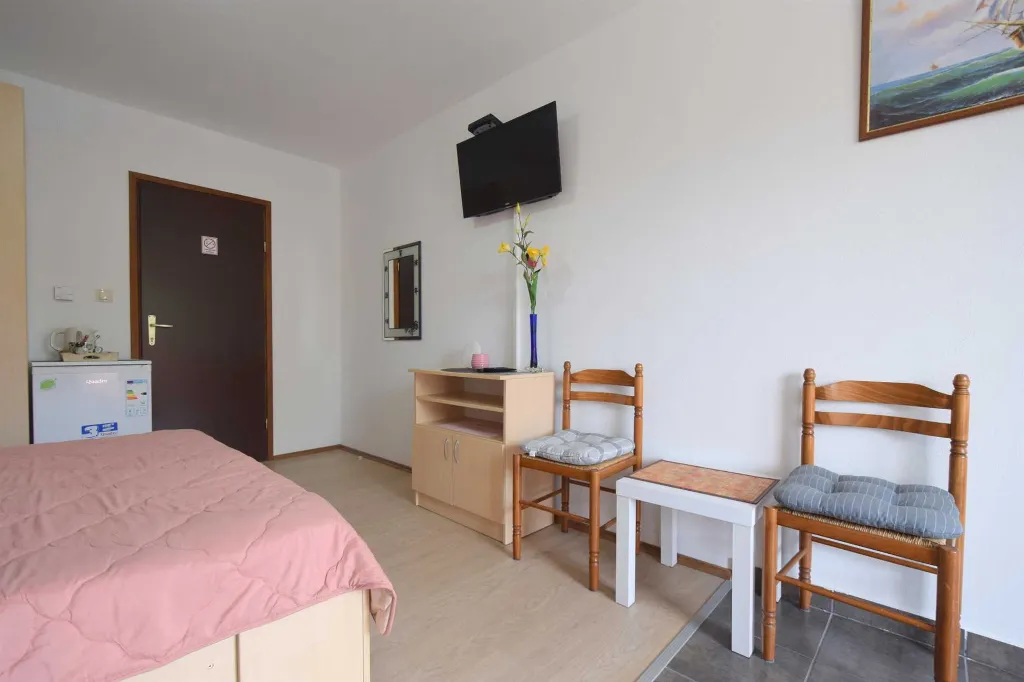 Air-Conditioned Room for 2 in Rasopasno, Croatia