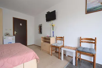 Air-Conditioned Room for 2 in Rasopasno, Croatia