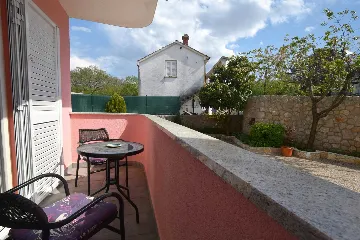 Rasopasno Air-Conditioned Room for 2 with Balcony