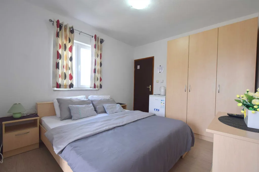 Air-Conditioned Room for 2 in Rasopasno, Croatia