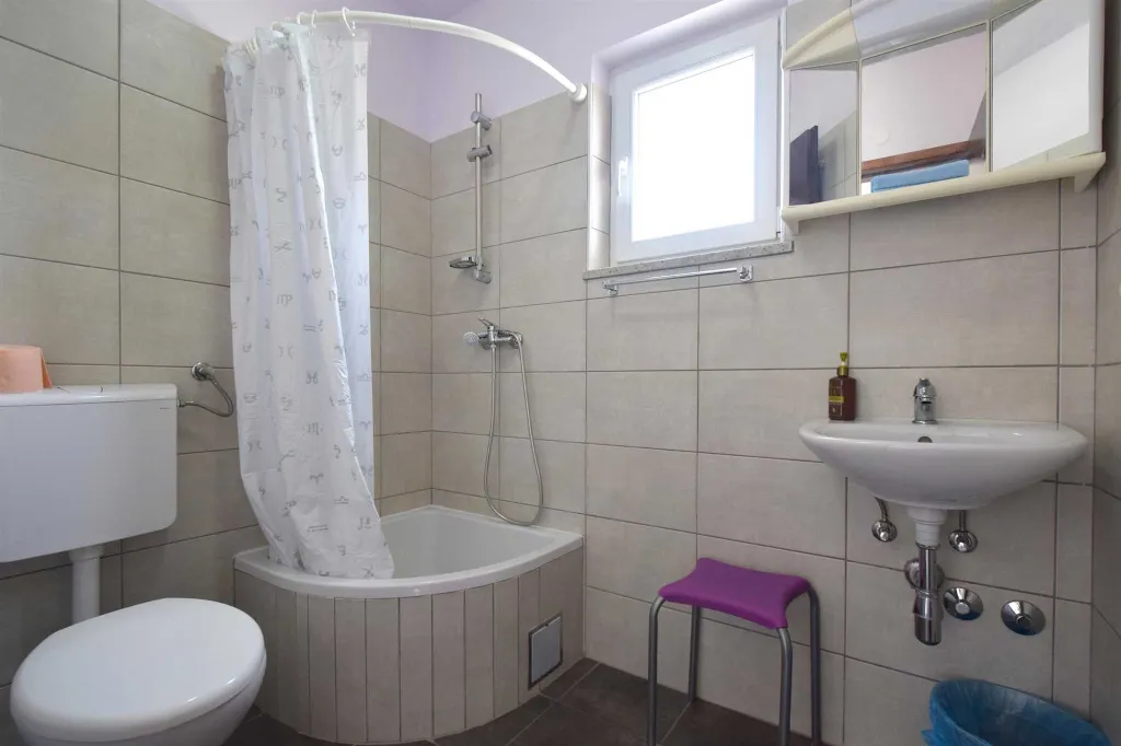 Air-Conditioned Room for 2 in Rasopasno, Croatia