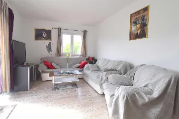 Two-Bedroom Apartment in Rasopasno for 5 Guests
