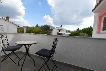 Two-Bedroom Apartment in Rasopasno for 5 Guests