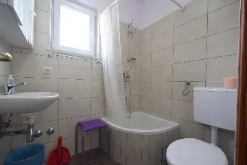 Air-Conditioned Room in Rasopasno for 2 Guests