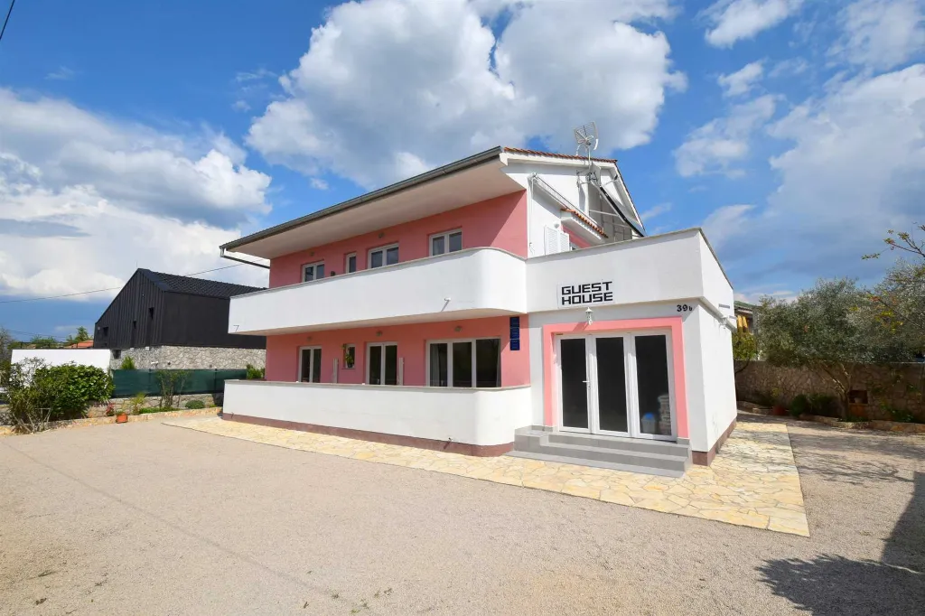 Air-Conditioned Studio Apartment in Rasopasno