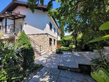 Renovated 2-Bedroom Apartment with Balcony in Omišalj