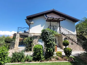 Renovated 2-Bedroom Apartment with Balcony in Omišalj