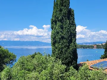 Renovated 2-Bedroom Apartment with Balcony in Omišalj