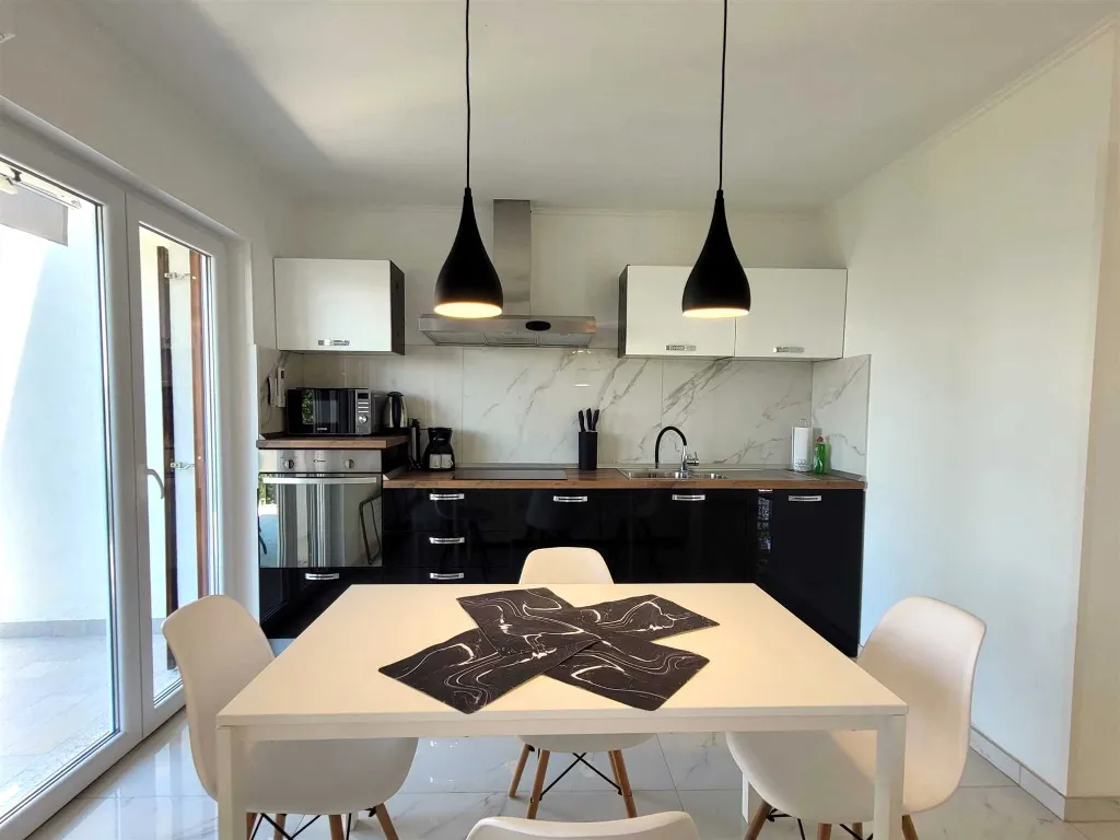 Renovated 2-Bedroom Apartment with Balcony in Omišalj