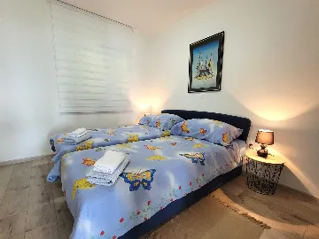 Renovated 2-Bedroom Apartment with Balcony in Omišalj