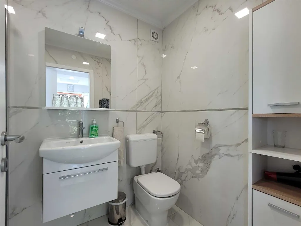 Renovated 2-Bedroom Apartment with Balcony in Omišalj