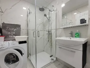 Renovated 2-Bedroom Apartment with Balcony in Omišalj