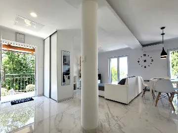 Renovated 2-Bedroom Apartment with Balcony in Omišalj