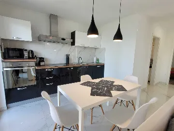 Renovated 2-Bedroom Apartment with Balcony in Omišalj