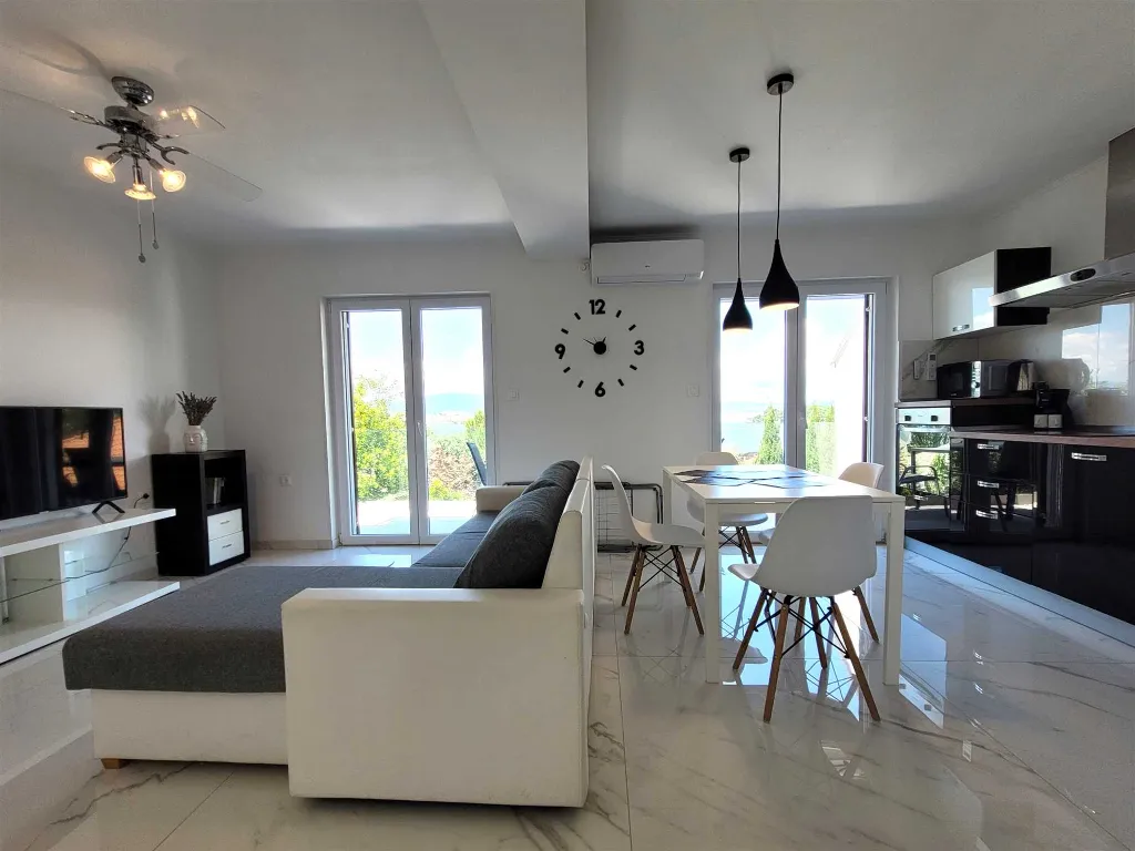 Renovated 2-Bedroom Apartment with Balcony in Omišalj