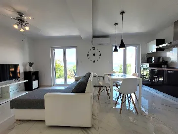 Renovated 2-Bedroom Apartment with Balcony in Omišalj