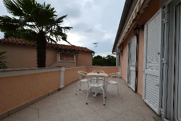 Holiday House in Gabonjin for Up to 6 Guests