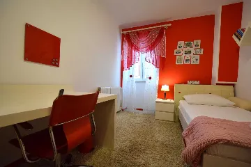 Holiday House in Gabonjin for Up to 6 Guests