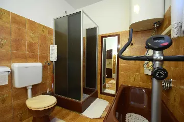 Holiday House in Gabonjin for Up to 6 Guests