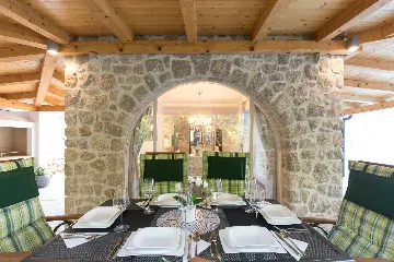 4-Bedroom Villa with Private Pool in Muraj