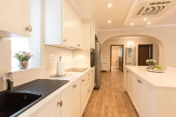 4-Bedroom Villa with Private Pool in Muraj