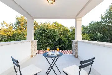 4-Bedroom Villa with Private Pool in Muraj