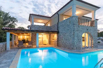 4-Bedroom Villa with Private Pool in Muraj