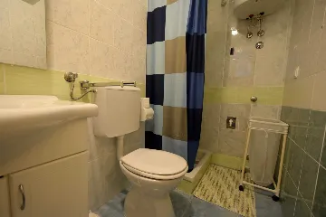 Ground-Floor Studio Apartment in Njivice for 2