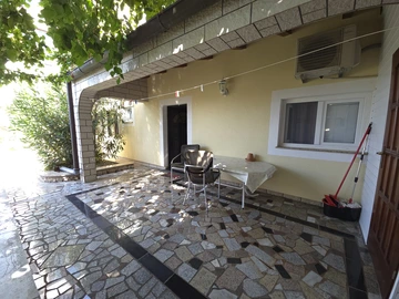 Ground-Floor Studio Apartment in Njivice for 2