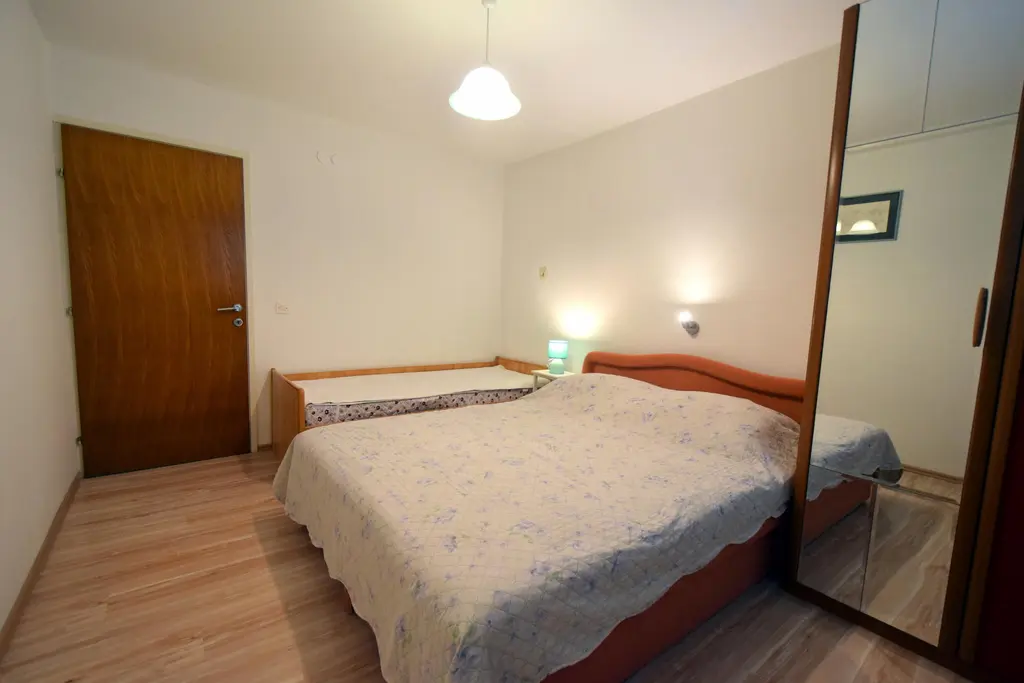 Njivice Family Apartment for Up to 10 Guests