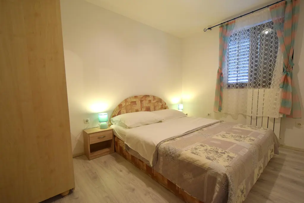 Njivice Family Apartment for Up to 10 Guests