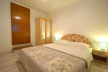 Njivice Family Apartment for Up to 10 Guests