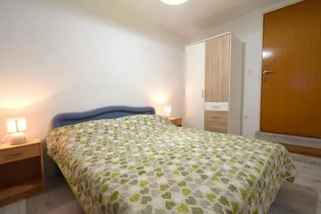 Njivice Family Apartment for Up to 10 Guests