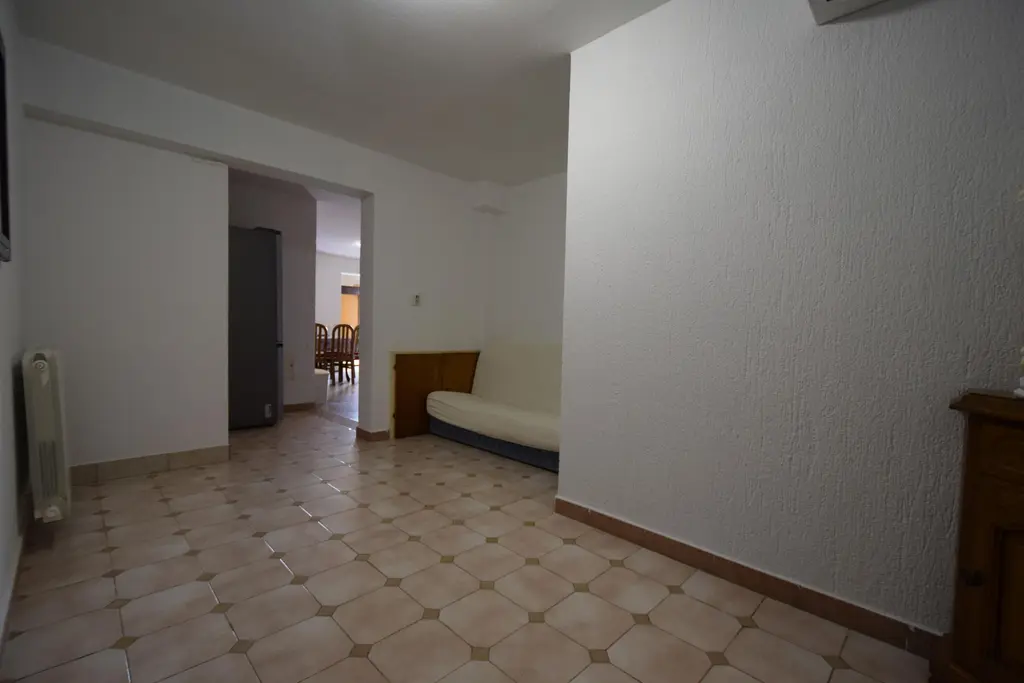 Njivice Family Apartment for Up to 10 Guests