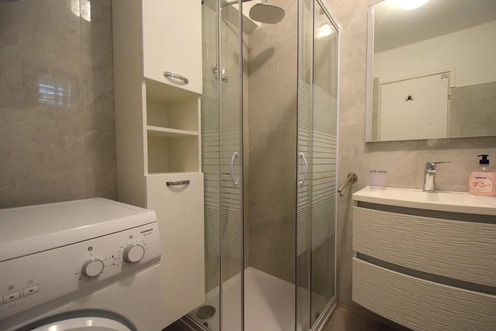 Njivice Family Apartment for Up to 10 Guests