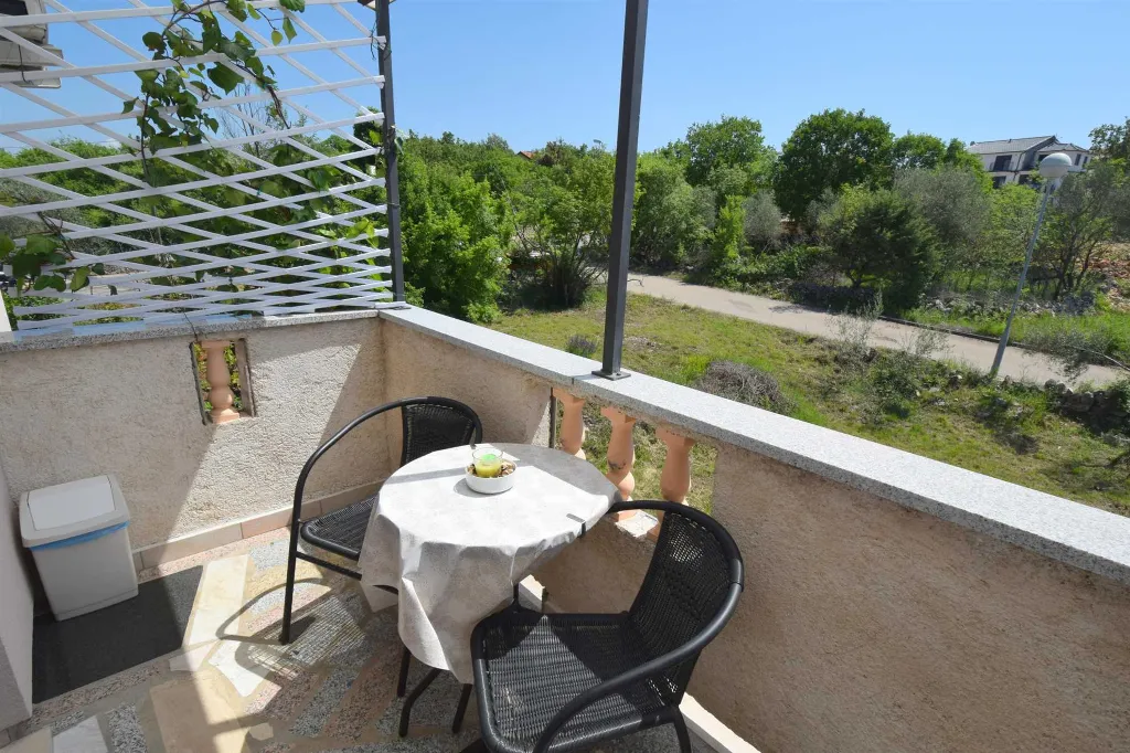 Malinska Air-Conditioned Studio Apartment with Balcony