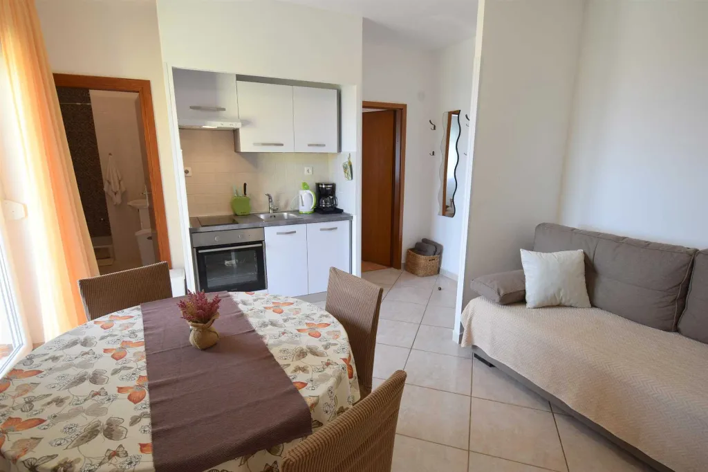 Balcony Apartment for 3 in Malinska