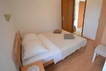 Balcony Apartment for 3 in Malinska