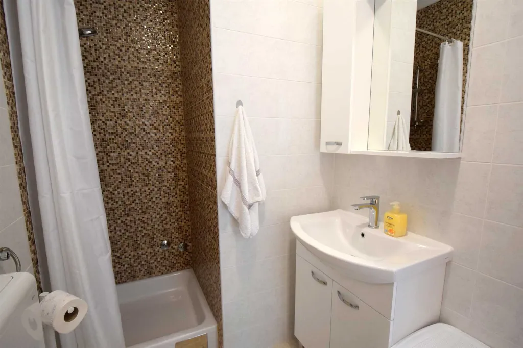 Balcony Apartment for 3 in Malinska