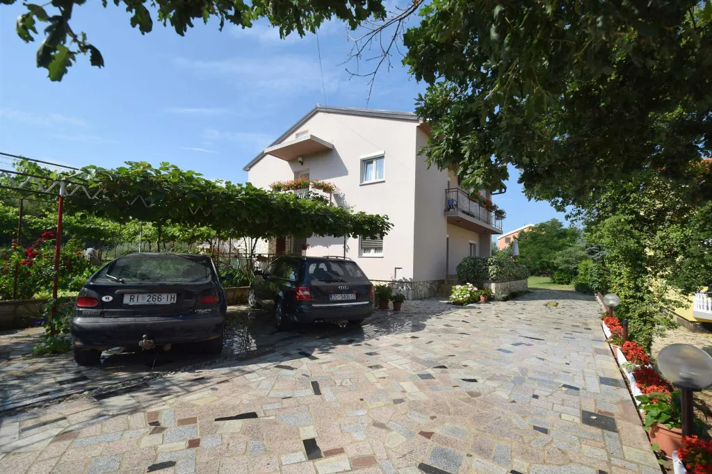 Air-Conditioned Studio Apartment in Malinska for 2
