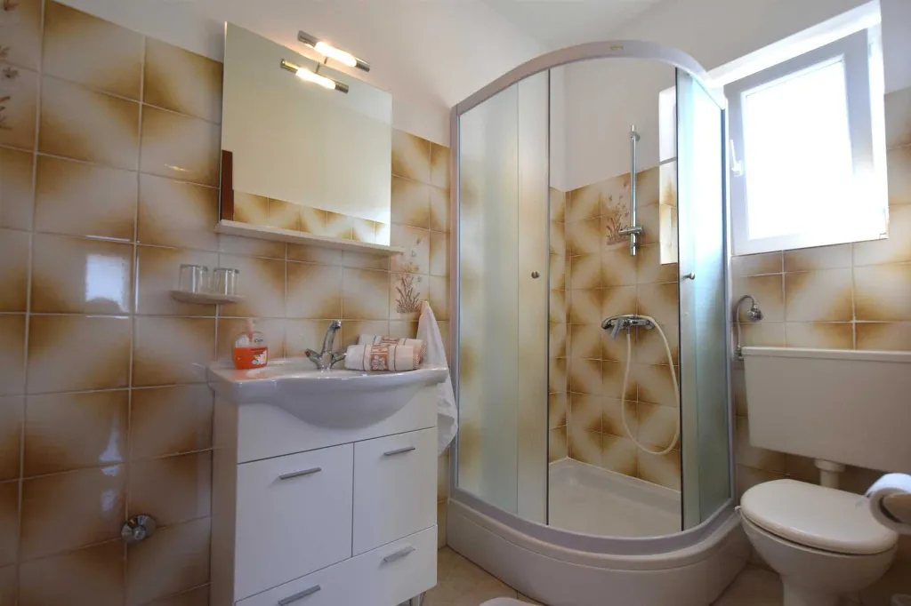 Air-Conditioned Studio Apartment in Malinska for 2