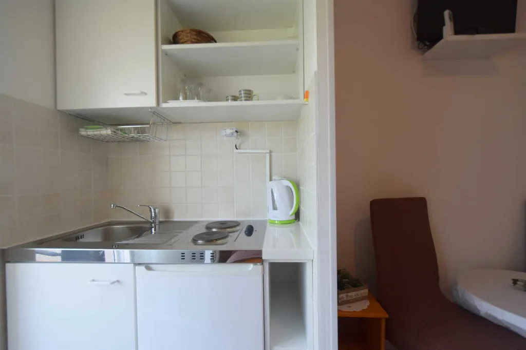 Air-Conditioned Studio Apartment in Malinska for 2