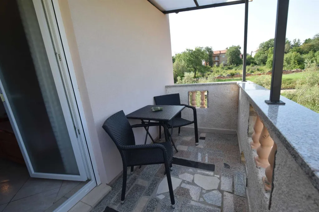 Air-Conditioned Studio Apartment in Malinska for 2