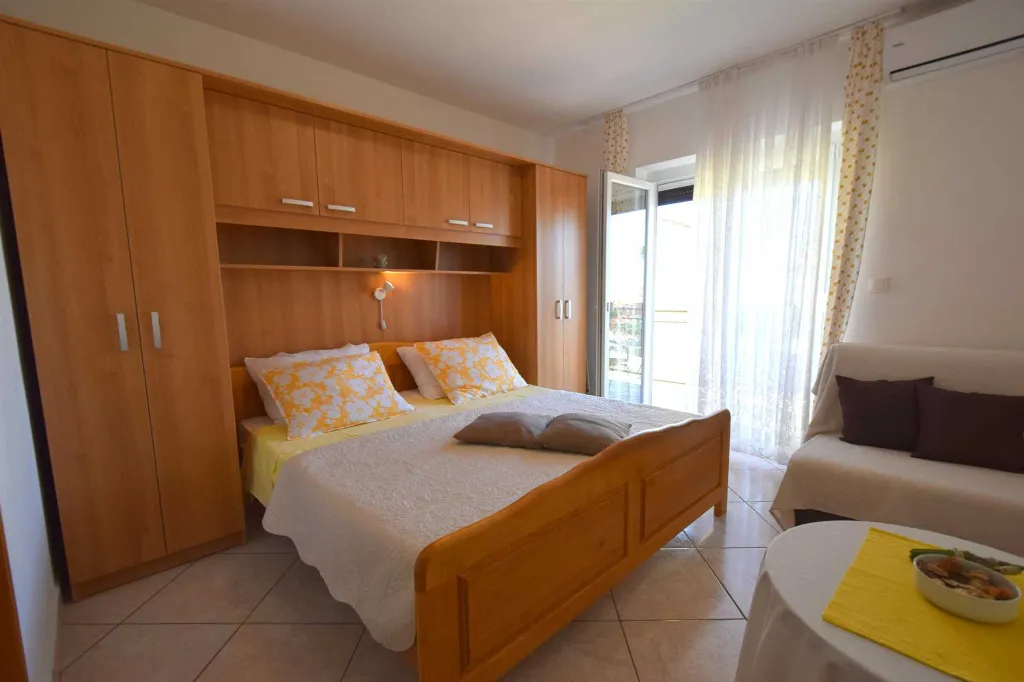 Air-Conditioned Studio Apartment for 2 in Malinska