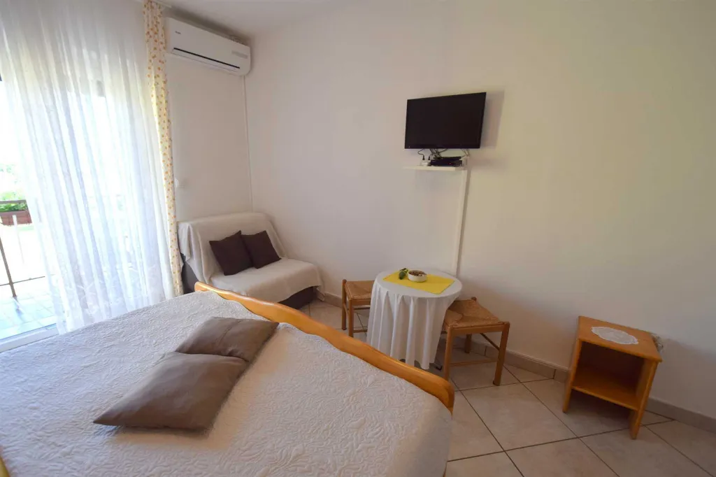 Air-Conditioned Studio Apartment for 2 in Malinska