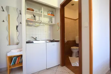 Air-Conditioned Studio Apartment for 2 in Malinska