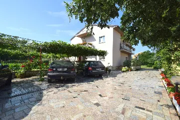 Malinska Apartment with Terrace for 3 Guests