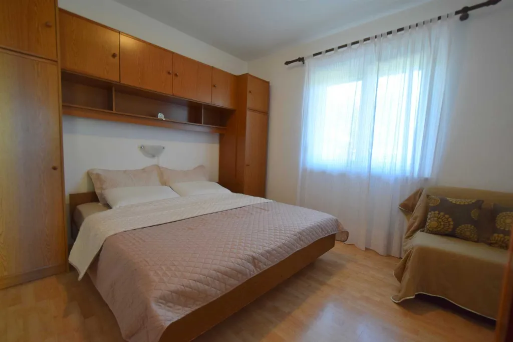 Malinska Apartment with Terrace for 3 Guests