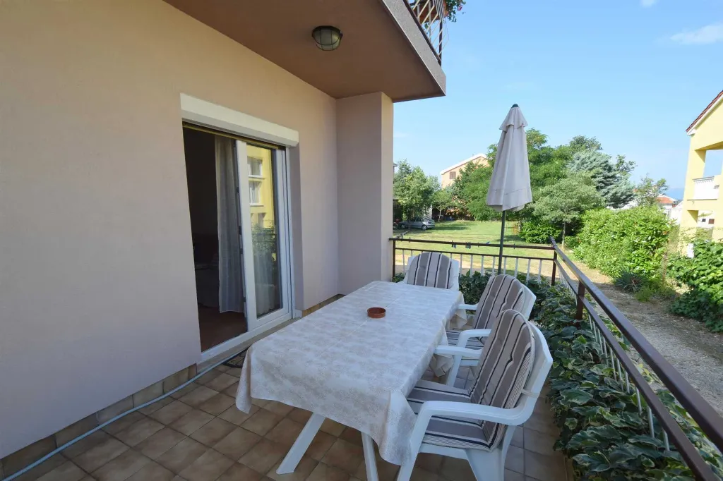 Malinska Apartment with Terrace for 3 Guests