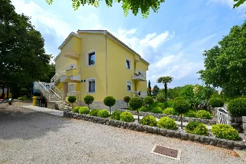 Ground-Floor 1-Bedroom Apartment in Malinska